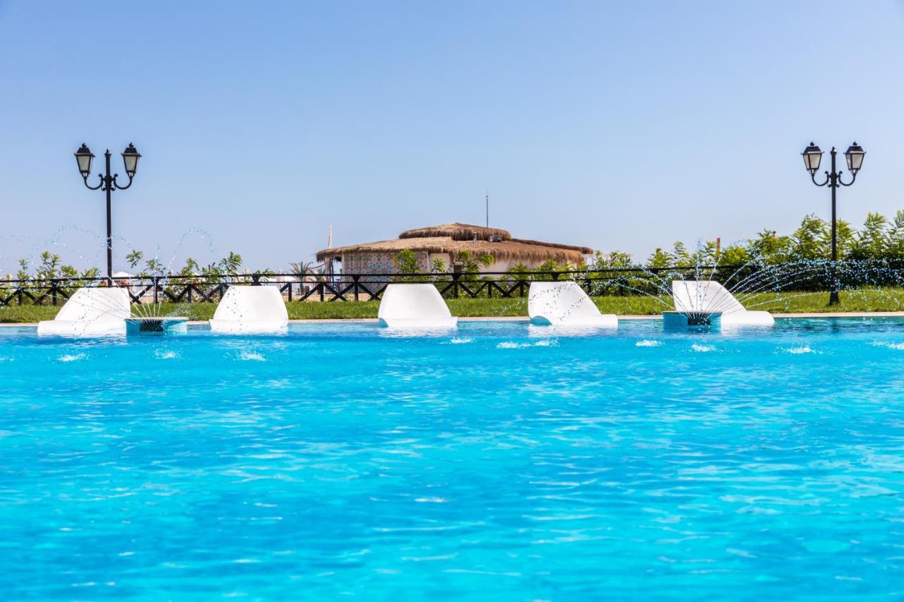 Oasis Beach Club 洛泽内茨 外观 照片